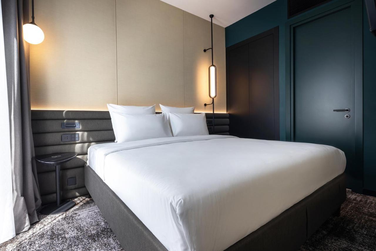 Novotel Living Almaty Jetisu ภายนอก รูปภาพ