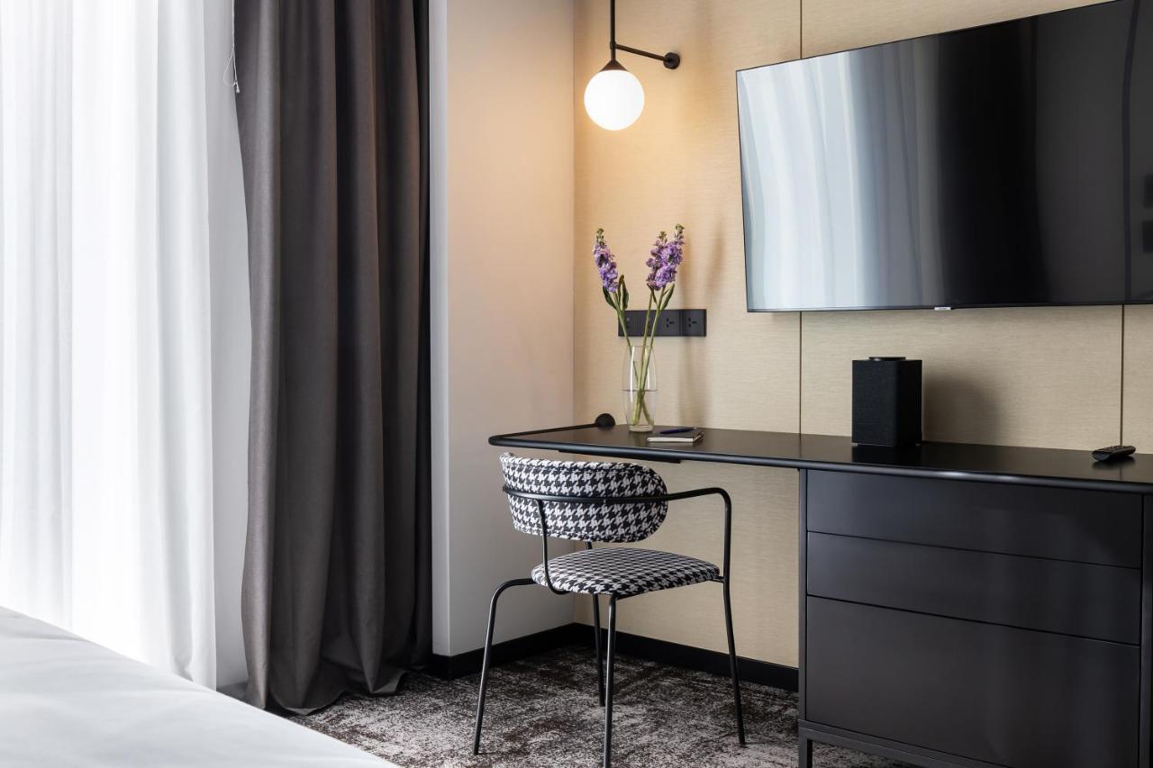 Novotel Living Almaty Jetisu ภายนอก รูปภาพ