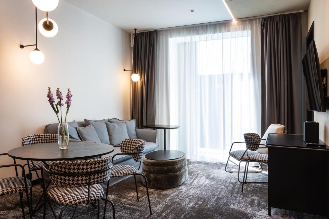 Novotel Living Almaty Jetisu ภายนอก รูปภาพ
