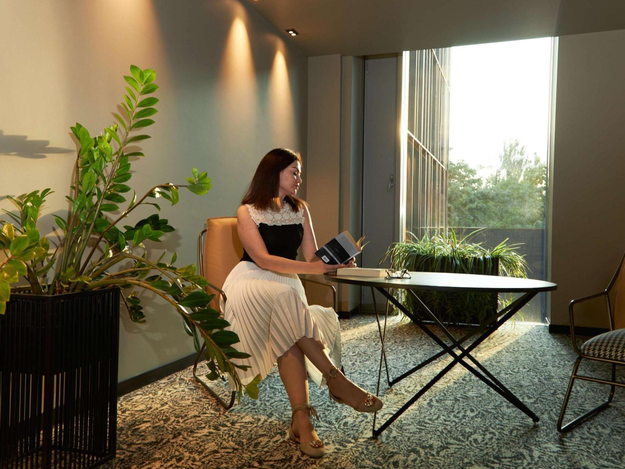 Novotel Living Almaty Jetisu ภายนอก รูปภาพ
