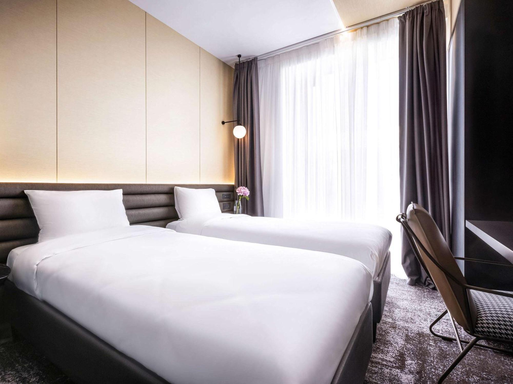 Novotel Living Almaty Jetisu ภายนอก รูปภาพ