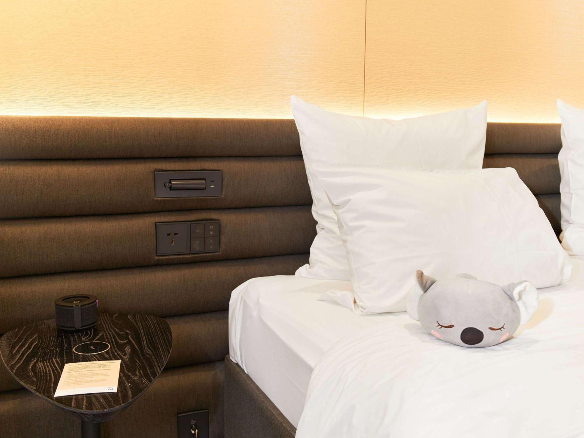 Novotel Living Almaty Jetisu ภายนอก รูปภาพ